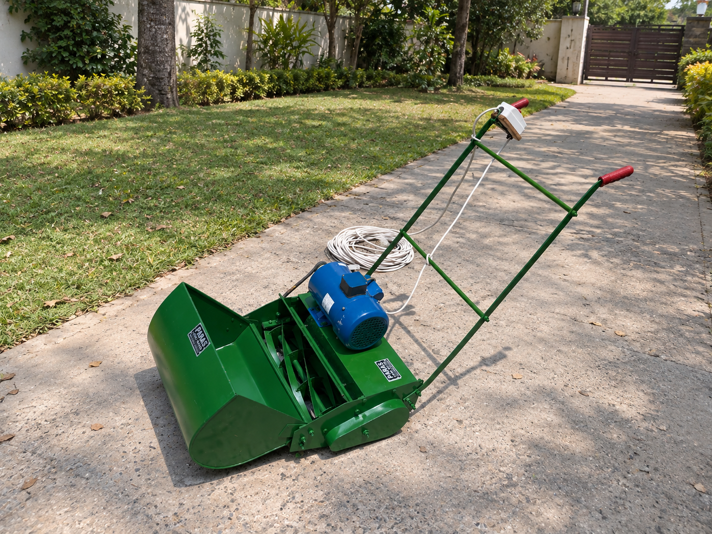 Electric lawn mower manufacturer Delhi — Crompton 1HP, 16 and 18 inch models, Paras Engg. Works